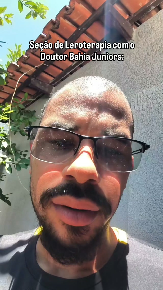 Isac ao ar livre em um conteúdo do Doutor Bahia Juniors